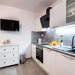 Deluxe Angelis * Gradac (Split-Dalmatia)