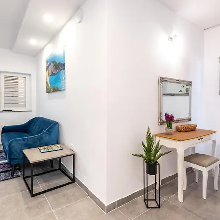 Deluxe Angelis Daire Gradac (Split-Dalmatia)