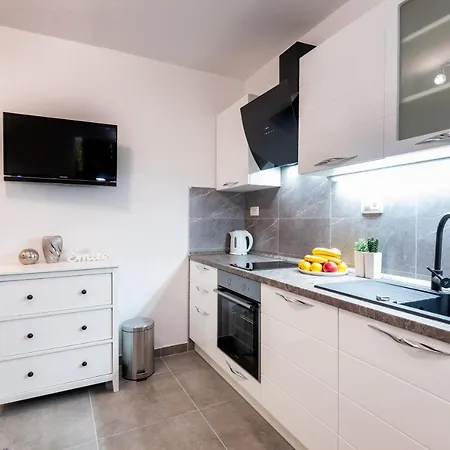 Deluxe Angelis * Gradac (Split-Dalmatia)