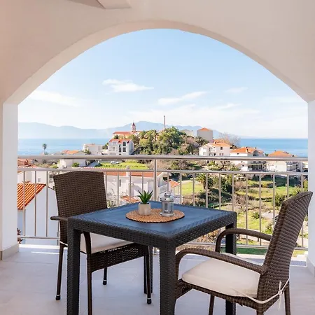Deluxe Angelis Daire Gradac (Split-Dalmatia)